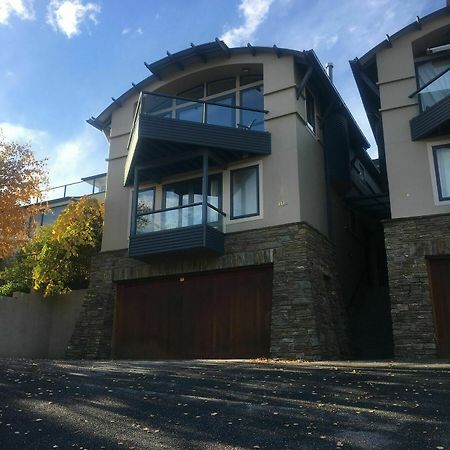 Luxury On Lakeside Wanaka Exterior photo