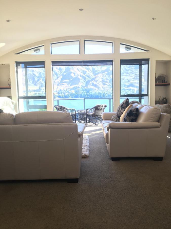 Luxury On Lakeside Wanaka Exterior photo