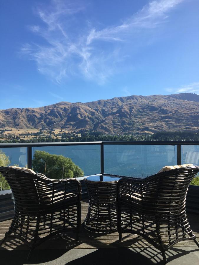 Luxury On Lakeside Wanaka Exterior photo