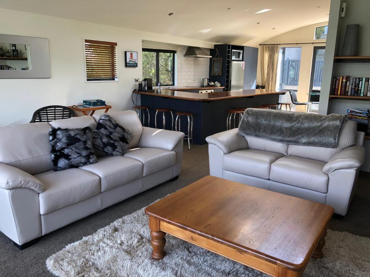 Luxury On Lakeside Wanaka Exterior photo