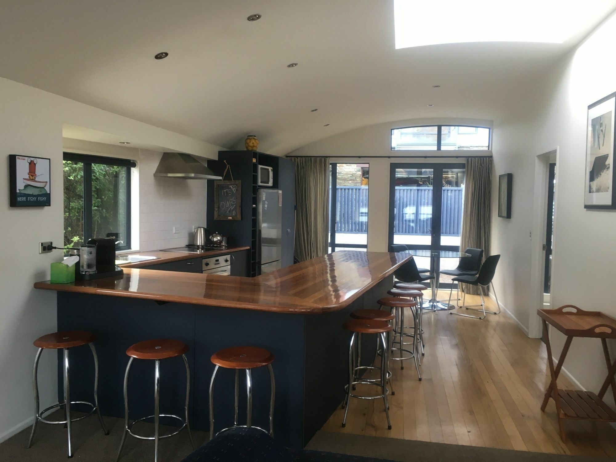 Luxury On Lakeside Wanaka Exterior photo